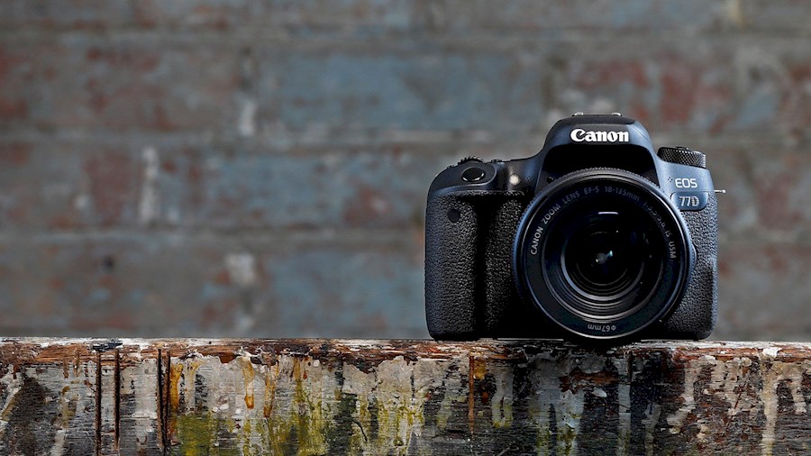 Appareil photo Canon EOS 77D